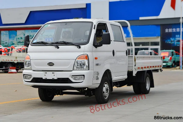 Kama Ruihang X1 1.6L 123 hp 4X2(6 wheels) Gasoline 2.72m Double Row Flatbed Micro Truck Exterior (3) | 86Trucks
