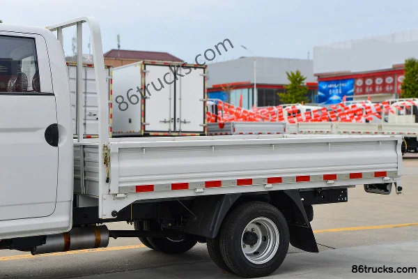 Kama Ruihang X1 1.6L 123 hp 4X2(6 wheels) Gasoline 2.72m Double Row Flatbed Micro Truck Body (1) | 86Trucks