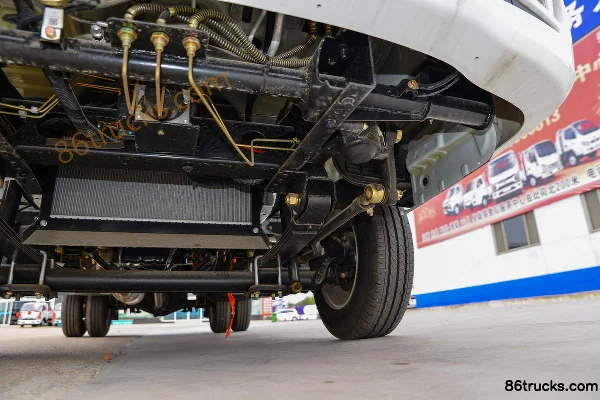 Kama Ruihang X1 2.0L 133ch petrol 4X2(6 roues) 4m single-row flatbed micro truck Châssis (3) | 86Trucks