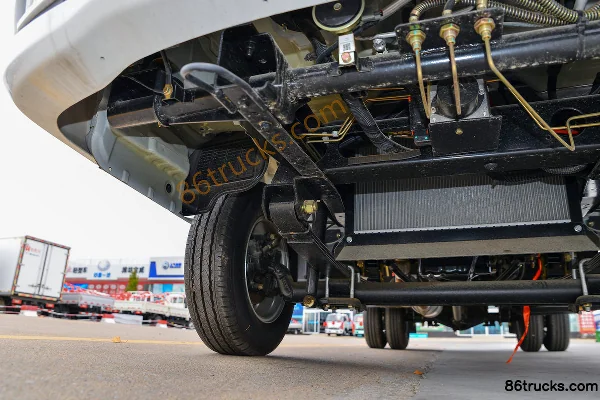 Kama Ruihang X1 2.0L 133ch petrol 4X2(6 roues) 4m single-row flatbed micro truck Châssis (2) | 86Trucks