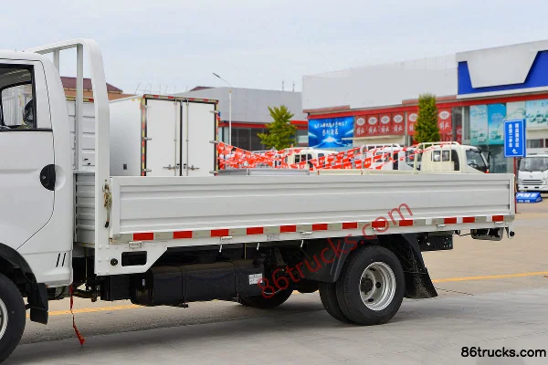 Kama Ruihang X1 2.0L 133ch petrol 4X2(6 roues) 4m single-row flatbed micro truck Carrosserie (1) | 86Trucks