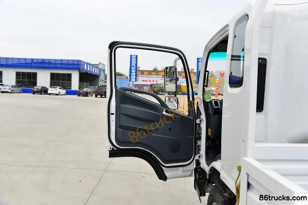 Kama Kaijie M3 Chuangye Edition PRO 140 hp 4X2(6 wheels) 3.83m Semi-Sleeper Flatbed Light Truck Cab (1) | 86Trucks
