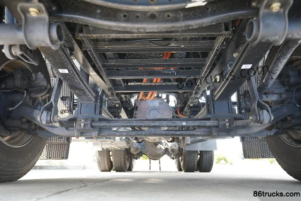 SAIC Hongyan Jiehu H6 Standard Load 6X4(10 wheels) Electric Tractor Truck (High Roof) 430kWh Chassis (1) | 86Trucks