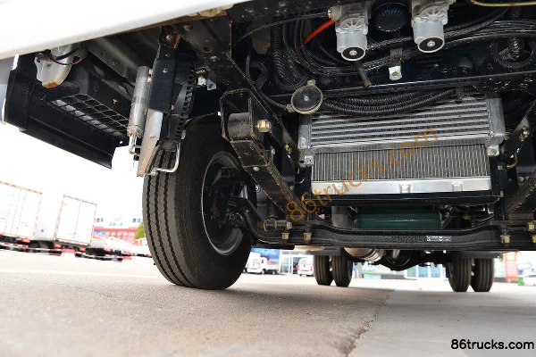 Kama Kaijie M3 2.2L 95hp 4X2(6 wheels) CNG 3.83m Semi-Row Flatbed Light Truck Chassis (2) | 86Trucks