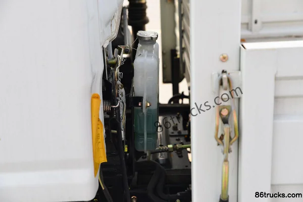 Kama Kaijie M1 115hp 4X2(6 wheels) 3.83m Semi-row Flatbed Light Truck Body (3) | 86Trucks