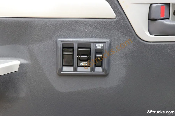 King Long Longyao 8 3.5T 3.24m Pure Electric Panel Van (Mid-Roof) 41.86kWh Cab (3) | 86Trucks