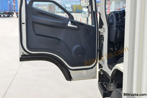 FAW Jiefang J6F Medium Body 137hp 4X2(6 wheels) 4.16m Single Row Van Light Truck (China VI) Cab (2) | 86Trucks