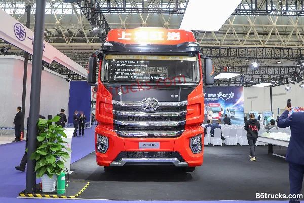 SAIC Hongyan GenlyonH6 version standard 590 ch 6X4(10 roues) tracteur routier LNG automatique Extérieur (2) | 86Trucks