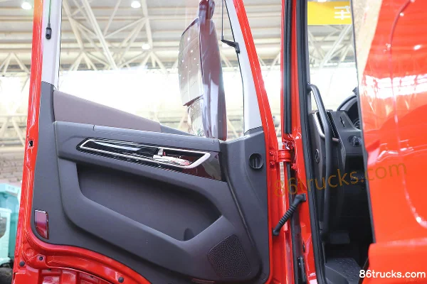 SAIC Hongyan GenlyonH6 version standard 590 ch 6X4(10 roues) tracteur routier LNG automatique Cabine (2) | 86Trucks