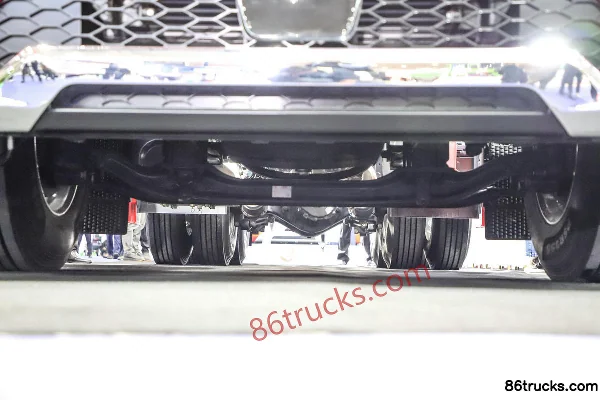 SAIC Hongyan GenlyonH6 version standard 590 ch 6X4(10 roues) tracteur routier LNG automatique Châssis (1) | 86Trucks