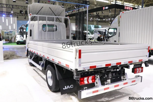 JAC Shuailing ES6 4.5T Single Row Pure Electric Flatbed Light Truck 86.55kWh 4X2(6 wheels) Exterior (2) | 86Trucks
