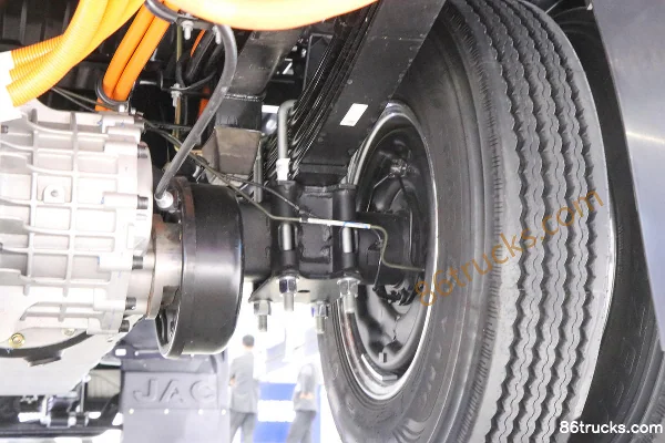 JAC Shuailing ES6 4.5T Single Row Pure Electric Flatbed Light Truck 86.55kWh 4X2(6 wheels) Chassis (3) | 86Trucks