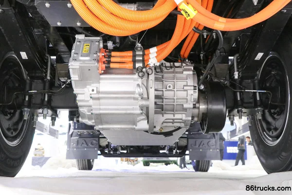JAC Shuailing ES6 4.5T Single Row Pure Electric Flatbed Light Truck 86.55kWh 4X2(6 wheels) Chassis (1) | 86Trucks
