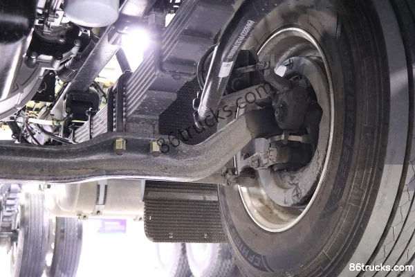 DongfengLiuqi ChenglongH5V 270 ch 4X2(6 roues) 6,8 m porteur à ridelles Châssis (3) | 86Trucks