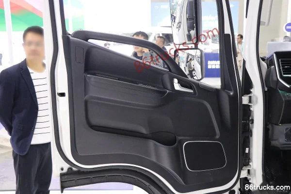 JAC Lingpao ES6 4,5 T 4,15 m cabine simple camion léger fourgon hybride rechargeable 17,28 kWh 4X2(6 roues) Intérieur (1) | 86Trucks
