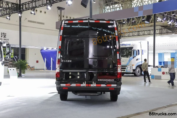 Dongfeng Yufeng V9E 4.5T 3-Seat 5.94m Pure Electric Van Truck 77.28kWh Exterior (3) | 86Trucks