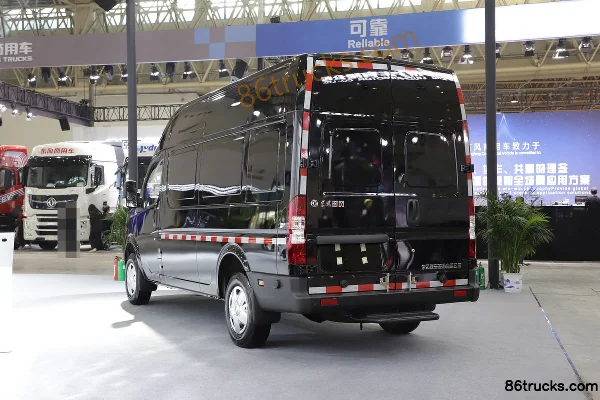 Dongfeng Yufeng V9E 4.5T 3-Seat 5.94m Pure Electric Van Truck 77.28kWh Exterior (2) | 86Trucks