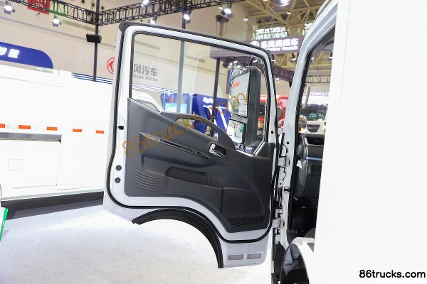 Dongfeng EV360 4,5T 4,2 m cabine simple fourgon léger 100% électrique 81,14 kWh 4X2(6 roues) Intérieur (1) | 86Trucks