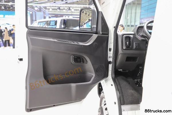 NAVECO New Daily 4.3T 5.995m Electric Enclosed Cargo Van 61.56kWh Cab (2) | 86Trucks