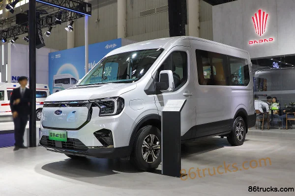 JMC E-Transit 3.5T 9-Seat 5.498m Electric Light Bus Exterior (3) | 86Trucks