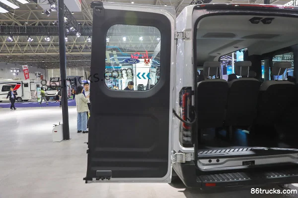 JMC E-Transit 3.5T 9-Seat 5.498m Electric Light Bus Cargo Box (2) | 86Trucks