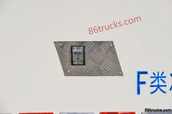 JMC Shunda petit camion 122 ch 4X2(6 roues) camion frigorifique 3,68 m (China VI) Carrosserie (3) | 86Trucks
