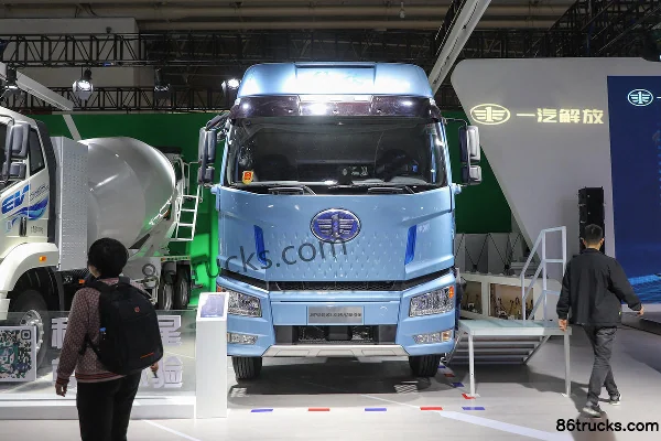 FAW Jiefang J6P Heavy Truck 6X4(10 wheels) Battery Swap Electric Tractor Truck 281.91kWh Exterior (2) | 86Trucks