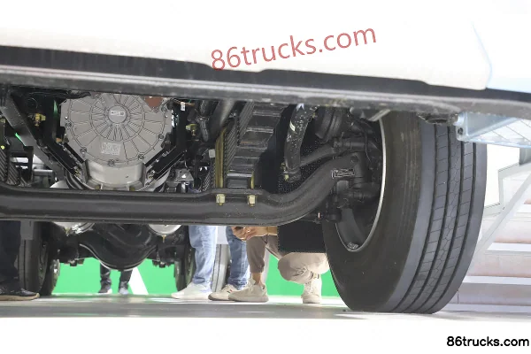 FAW Jiefang J6P Heavy Truck 6X4(10 wheels) Battery Swap Electric Tractor Truck 281.91kWh Chassis (3) | 86Trucks