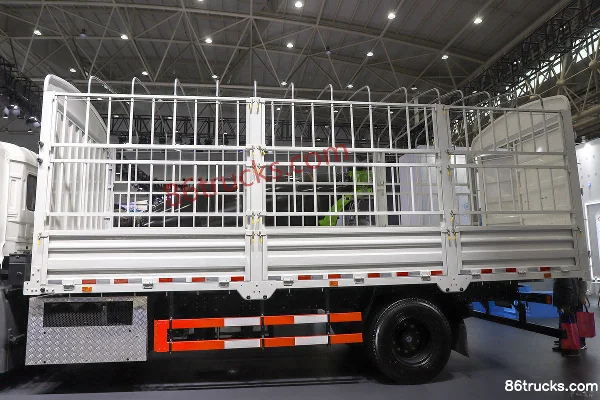 Dongfeng Commercial Vehicle Tianjin KR 18T 4X2(6 wheels) 6.8m half-row pure electric cargo truck 332kWh Body (2) | 86Trucks