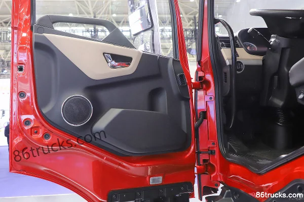 Dongfeng Commercial Vehicle Tianlong KL 6X4(10 roues) tracteur routier électrique à batterie interchangeable 282 kWh Cabine (2) | 86Trucks
