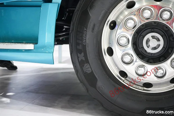 FAW Jiefang J7 Heavy Truck Chuangling Edition 6X4(10 wheels) Fuel Cell Tractor Truck Chassis (3) | 86Trucks