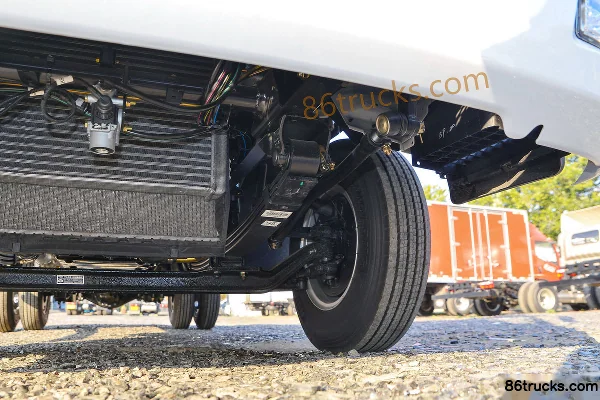FAW Jiefang Hu VN Climbing Tiger 137 hp 4X2(6 wheels) 3.82 m extended cab stake light truck Chassis (3) | 86Trucks