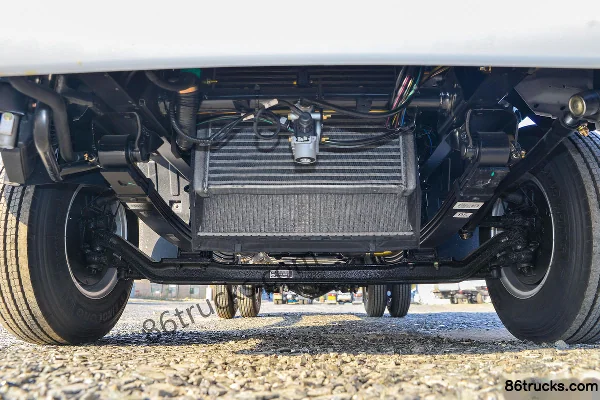 FAW Jiefang Hu VN Climbing Tiger 137 hp 4X2(6 wheels) 3.82 m extended cab stake light truck Chassis (1) | 86Trucks