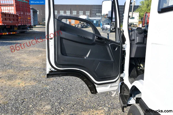 FAW Jiefang HuVN 120hp 4X2(6 wheels) 3.82m Semi-row Flatbed Light Truck Cab (2) | 86Trucks