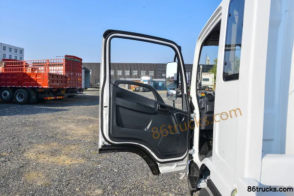 FAW Jiefang HuVN 120hp 4X2(6 wheels) 3.82m Semi-row Flatbed Light Truck Cab (1) | 86Trucks