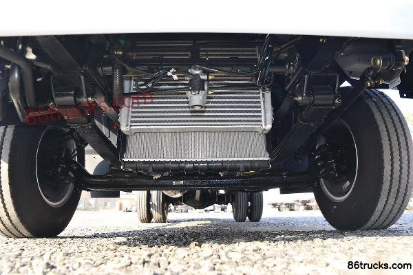 FAW Jiefang HuVN 120hp 4X2(6 wheels) 3.82m Semi-row Flatbed Light Truck Chassis (1) | 86Trucks