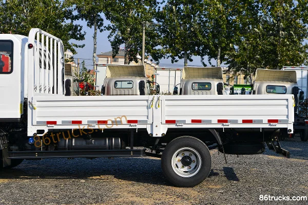 FAW Jiefang HuVN 120hp 4X2(6 wheels) 3.82m Semi-row Flatbed Light Truck Body (2) | 86Trucks