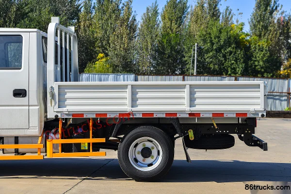 JMC Shunda petit camion 129 ch 4X2(6 roues) 2,69 m camion léger à plateau double cabine Carrosserie (2) | 86Trucks