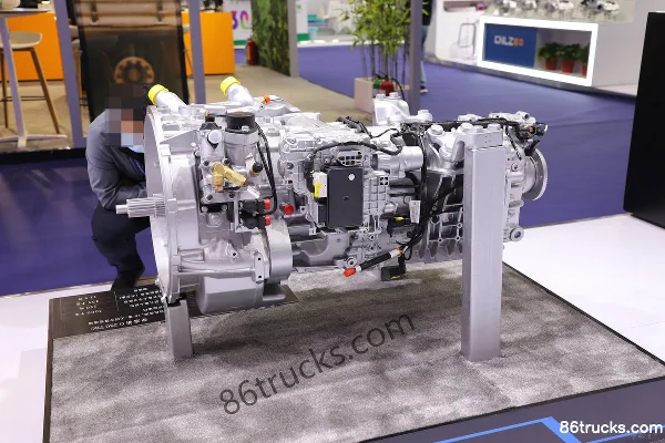 Mercedes-Benz G280-16 16-Speed Manual Transmission Exterior (3) | 86Trucks