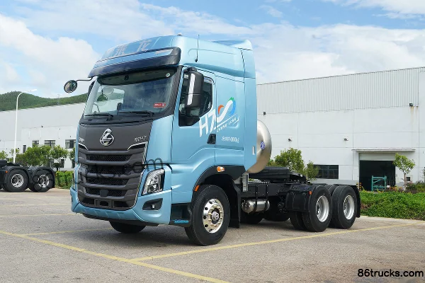 Dongfeng Liuqi Chenglong H7 Heavy Truck High-End Logistics Custom 550hp 6X4(10 wheels) LNG Automatic Tractor Truck Exterior (3) | 86Trucks