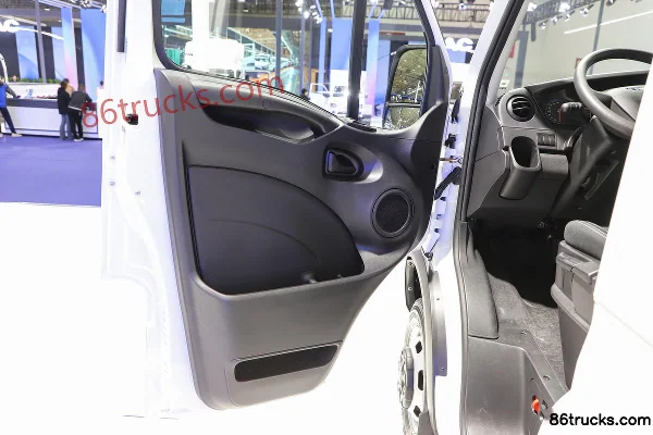 NAVECO Ousheng 5 T 5,995 m fourgon 88,1 kWh Cabine (2) | 86Trucks
