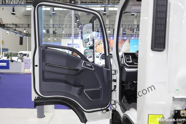 JAC Weiling nouvelle énergie 4,5 T 4,18 m simple cabine camion léger grille électrique pur 100,46 kWh 4X2(6 roues) Intérieur (1) | 86Trucks