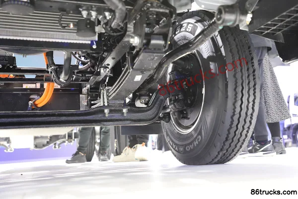 JAC Weiling nouvelle énergie 4,5 T 4,18 m simple cabine camion léger grille électrique pur 100,46 kWh 4X2(6 roues) Châssis (3) | 86Trucks