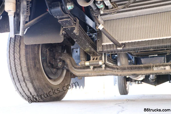 Sinotruk HOWO Zhuimeng 160 hp 4X2(6 wheels) 4.15m single-row stake truck (China VI) Chassis (2) | 86Trucks