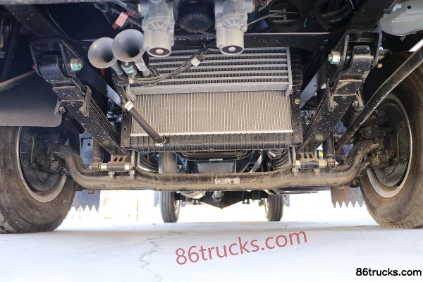 Sinotruk HOWO Zhuimeng 160 hp 4X2(6 wheels) 4.15m single-row stake truck (China VI) Chassis (1) | 86Trucks