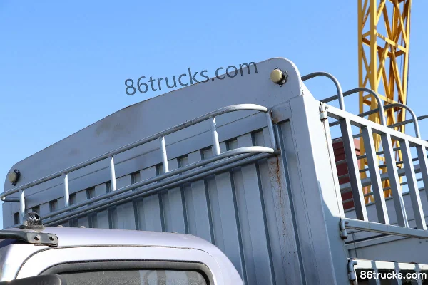 Sinotruk HOWO Zhuimeng 160 hp 4X2(6 wheels) 4.15m single-row stake truck (China VI) Body (1) | 86Trucks