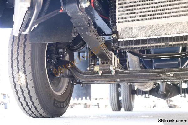 Sinotruk HOWO Tongshuai 140hp 4X2(6 wheels) 4.15m Single Row Flatbed Light Truck (WLY 5-speed) Chassis (2) | 86Trucks