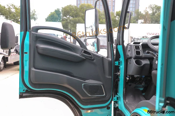 Qingling New EV Light Truck 4.5T 4.13m single-row pure electric box light truck 100.46kWh 4X2(6 wheels) Interior (2) | 86Trucks