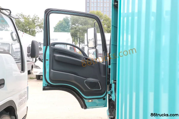 Qingling New EV Light Truck 4.5T 4.13m single-row pure electric box light truck 100.46kWh 4X2(6 wheels) Interior (1) | 86Trucks