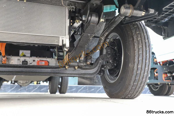 Qingling New EV Light Truck 4.5T 4.13m single-row pure electric box light truck 100.46kWh 4X2(6 wheels) Chassis (3) | 86Trucks